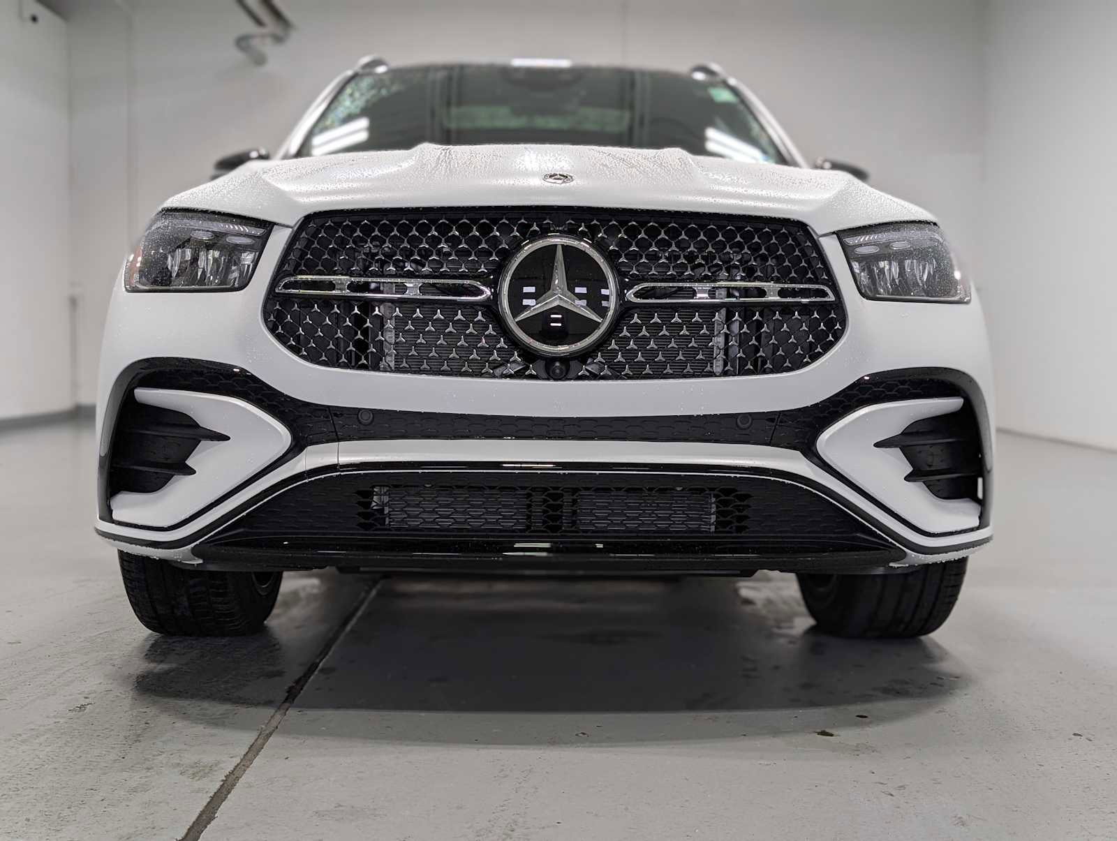 New 2026 MANUFAKTUR Moonlight White Magno Mercedes-Benz GLE 350 image 2