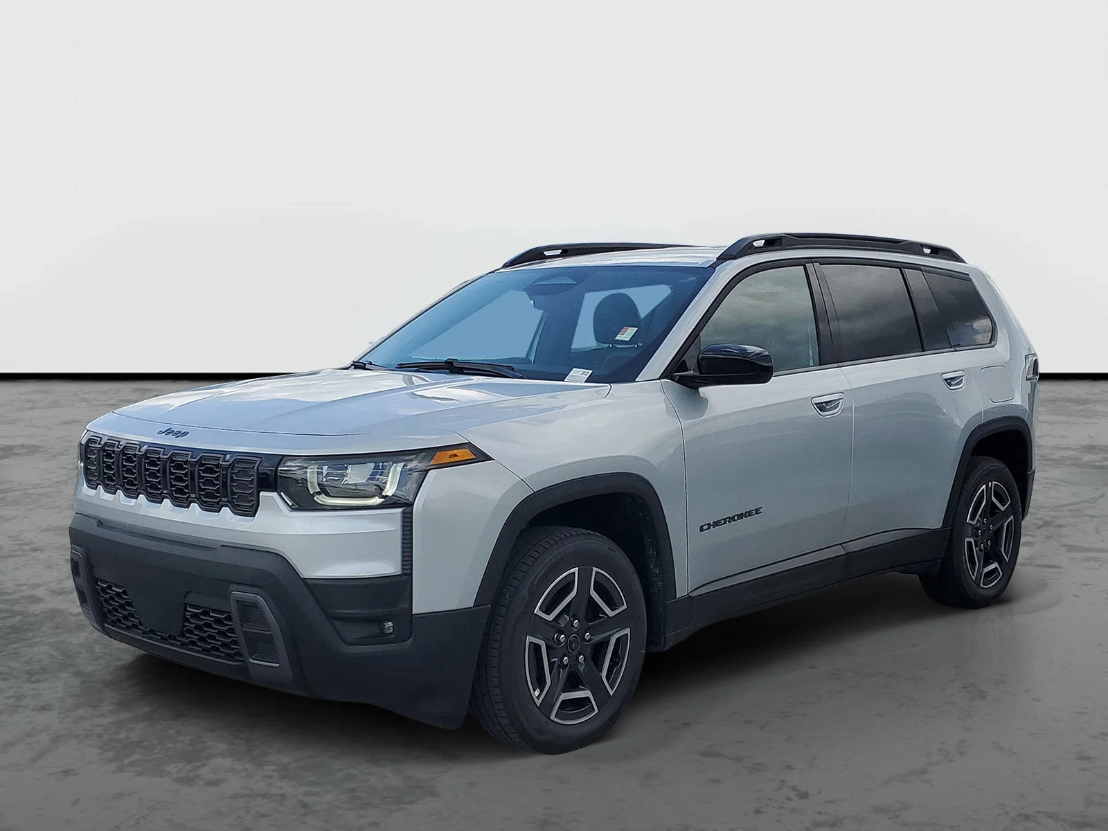 New 2026 Silver Zynith Clear-Coat Exterior Paint Jeep Laredo image 3