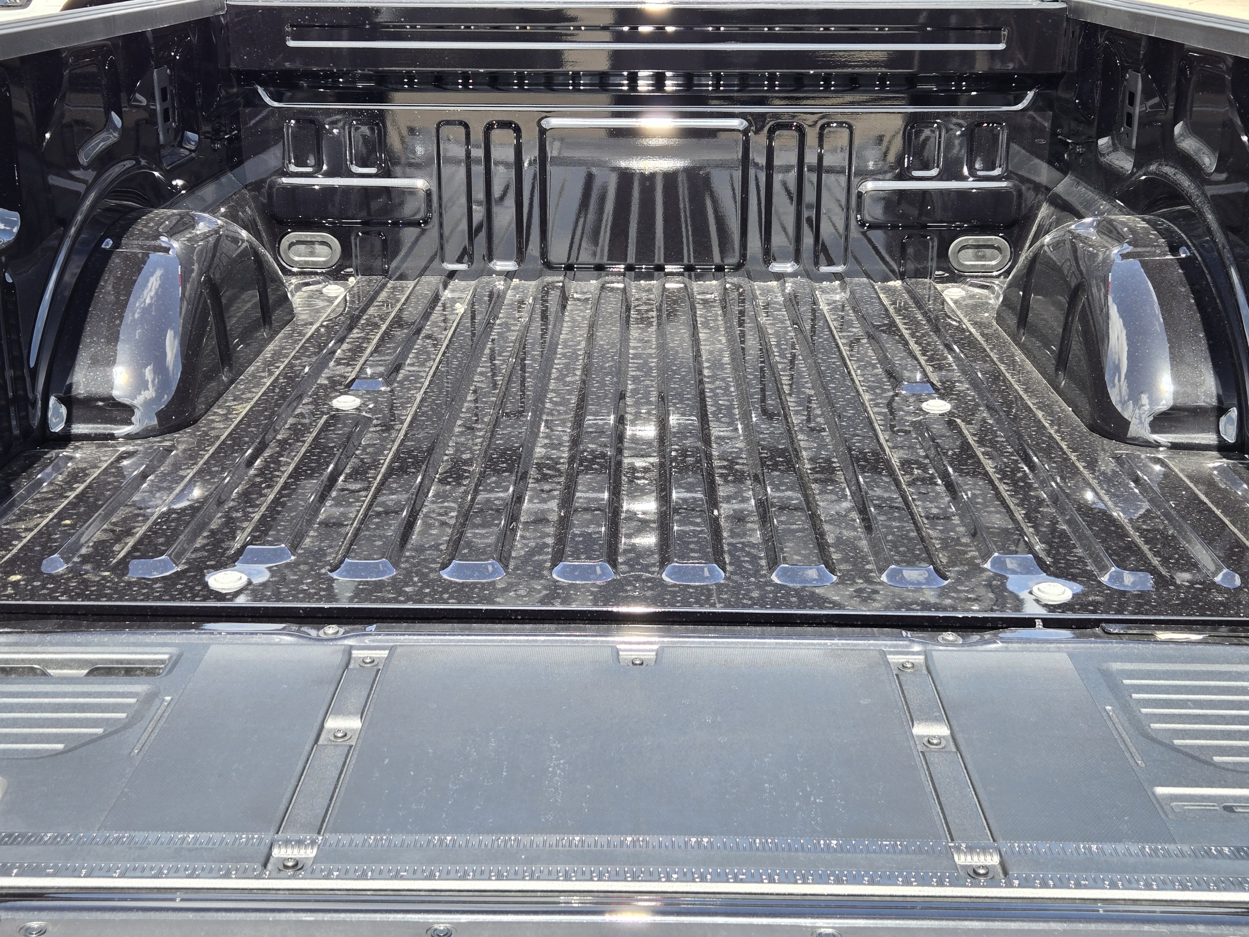 New 2026 Agate Black Metallic Ford XLT image 21
