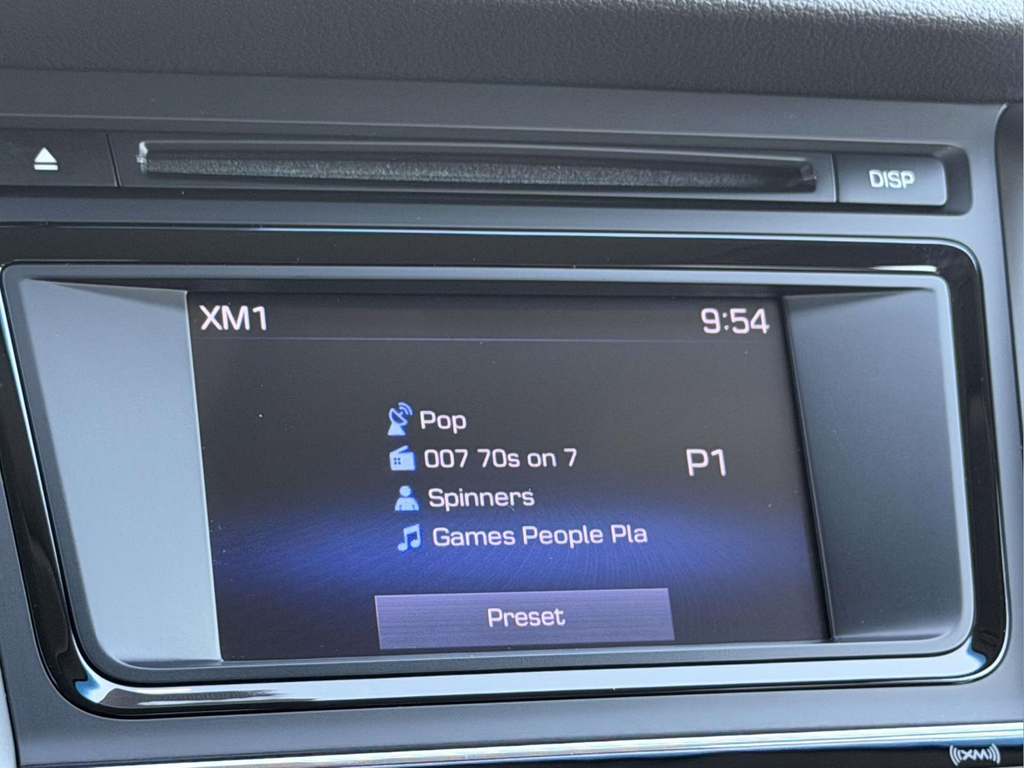 Used 2016 Silver Hyundai Eco image 3