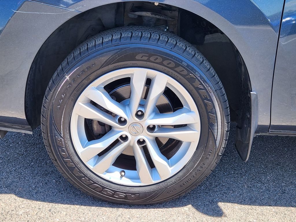 Used 2013 Blue Nissan SV image 9