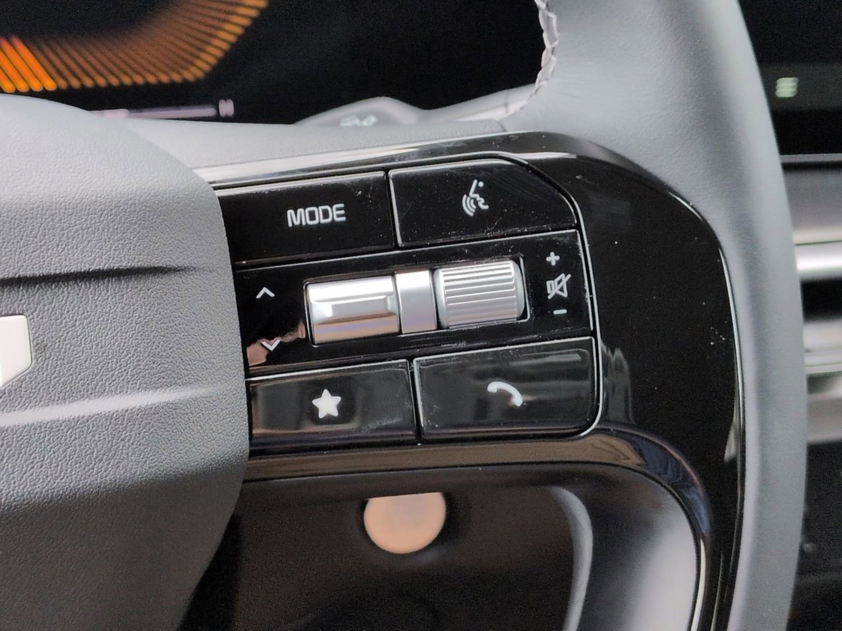 New 2026 Ivory Silver Kia LX image 28