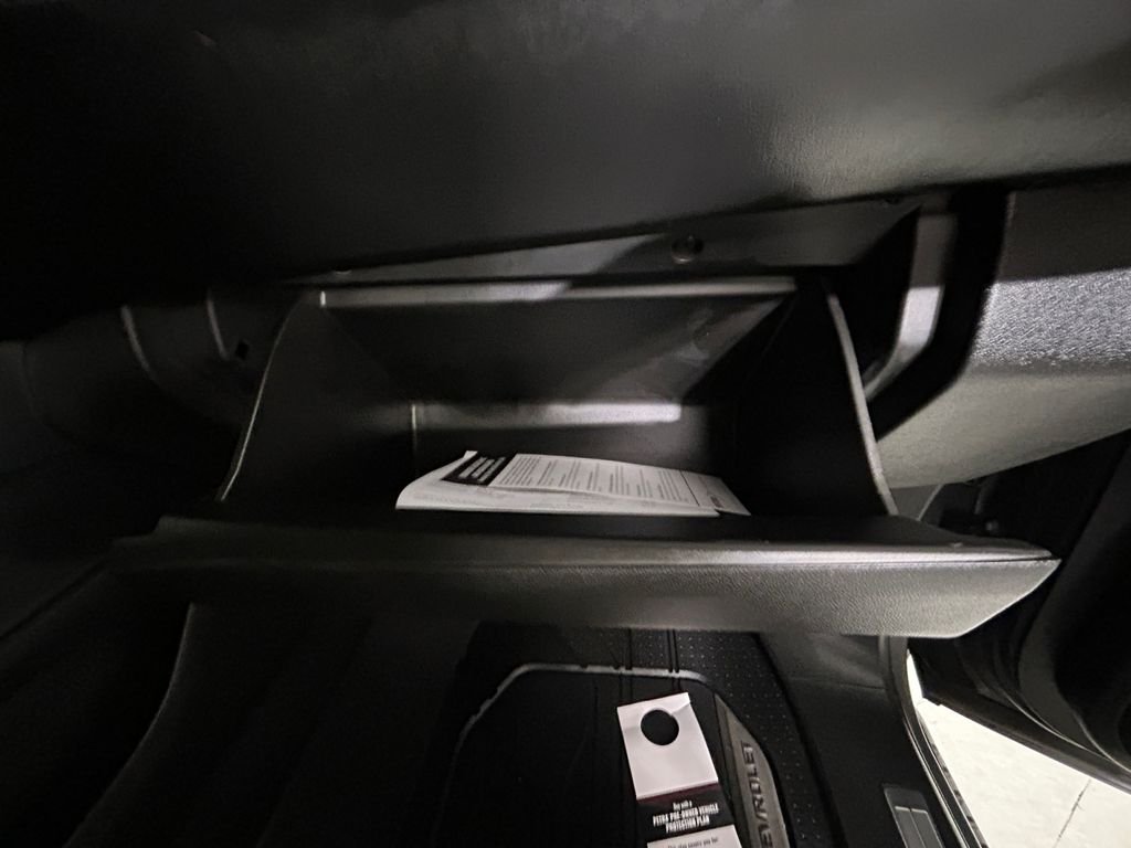 Used 2022 Gray Chevrolet Z71 image 28