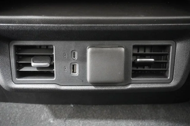 New 2026 Summit White GMC Elevation image 24
