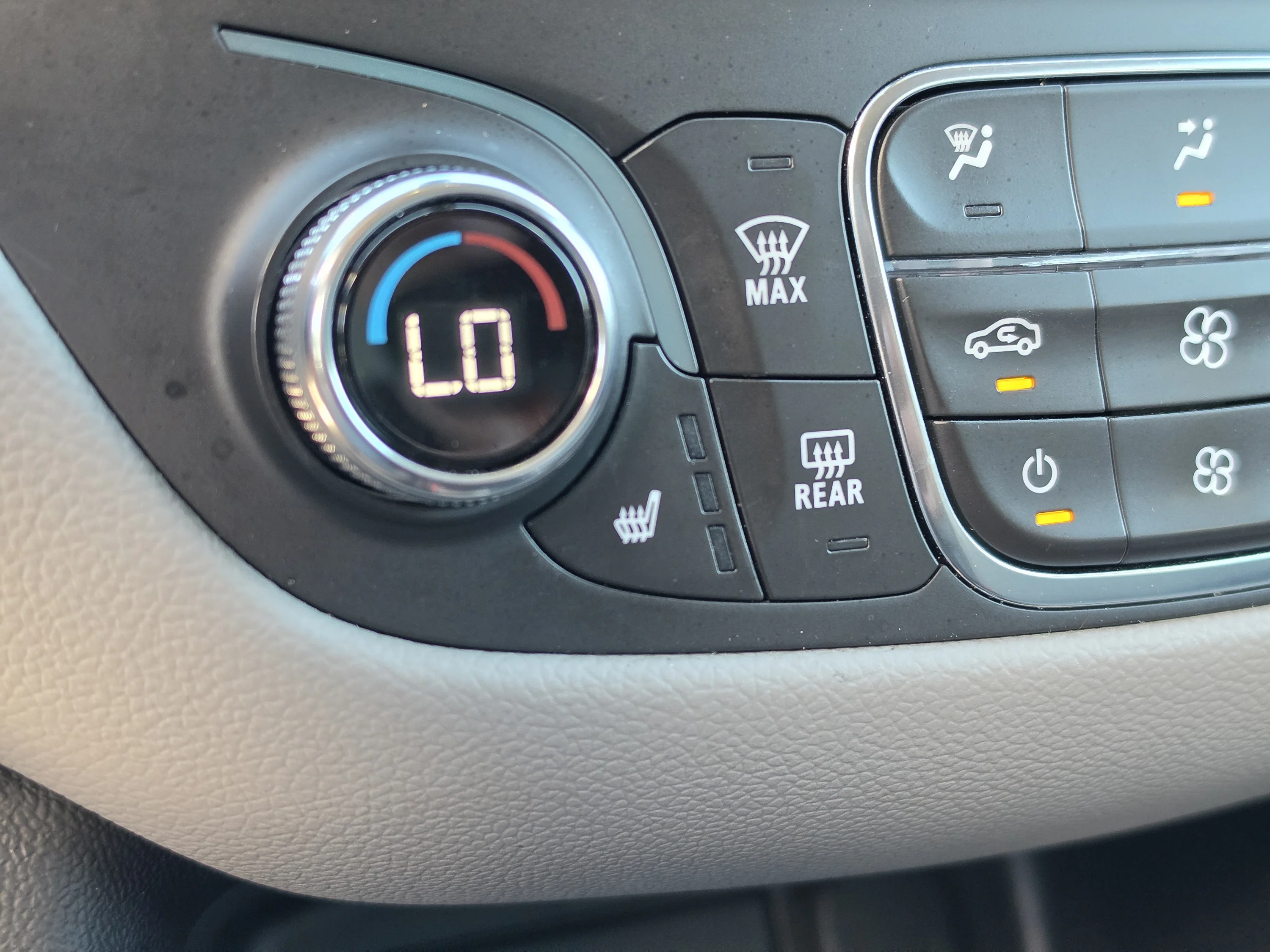 Used 2024 Summit White Chevrolet LT image 30