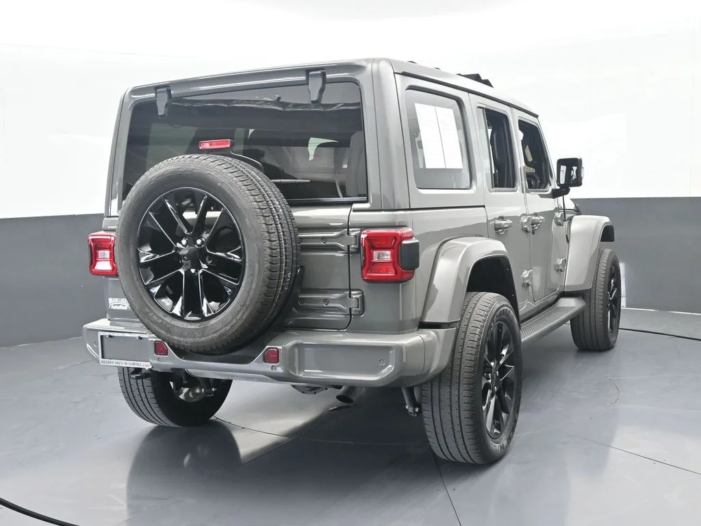 Used 2022 Sting-Gray Clearcoat Jeep Unlimited Sahara High Altitude image 4