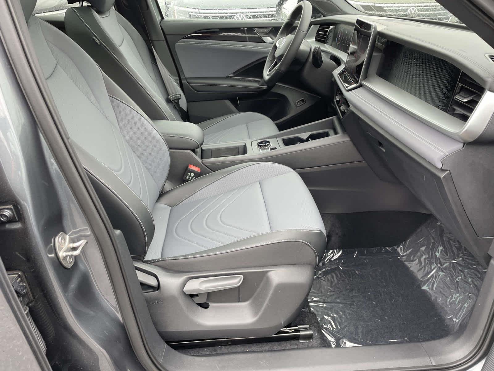 New 2026 Platinum Gray Metallic Volkswagen SE R-Line Black image 18