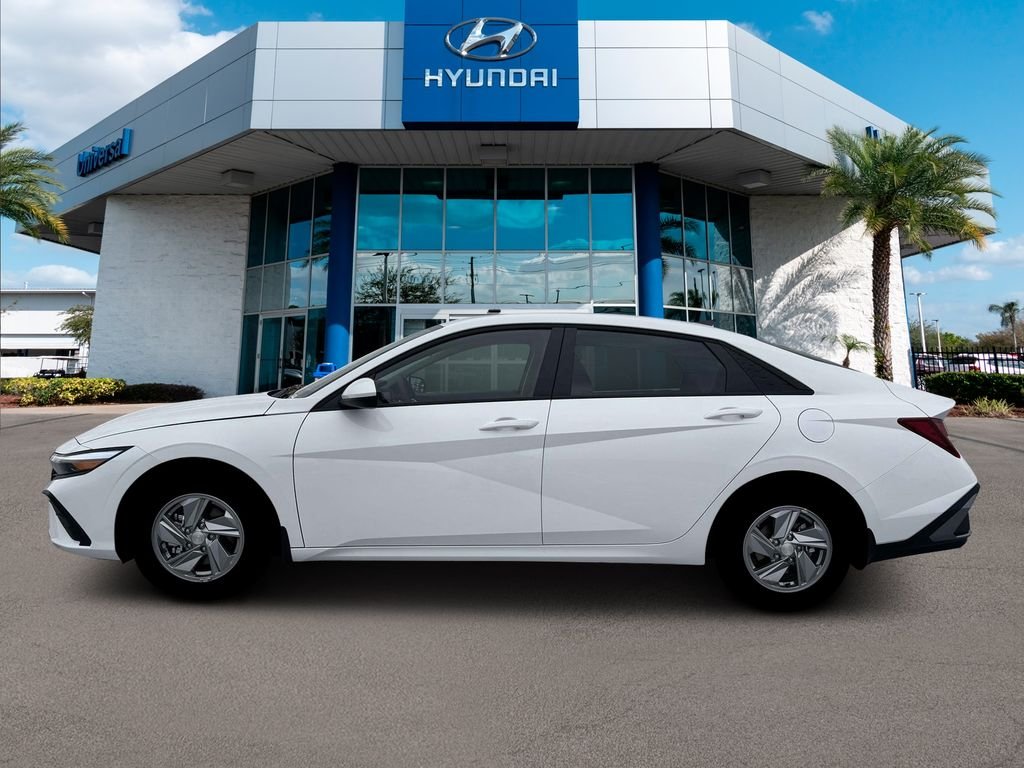 New 2026 White Hyundai SE image 22