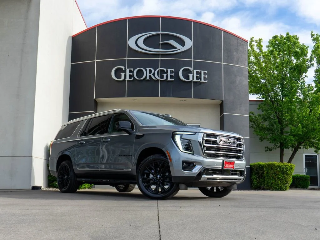 2026 GMC Yukon 4WD Elevation's photo