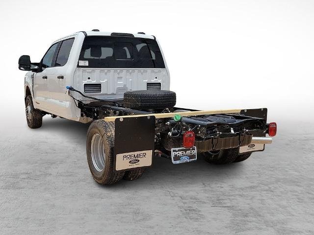 New 2026 Oxford White Ford F-350® XL image 33