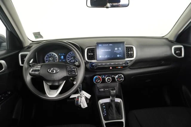 Used 2022 Gray Hyundai SE image 34