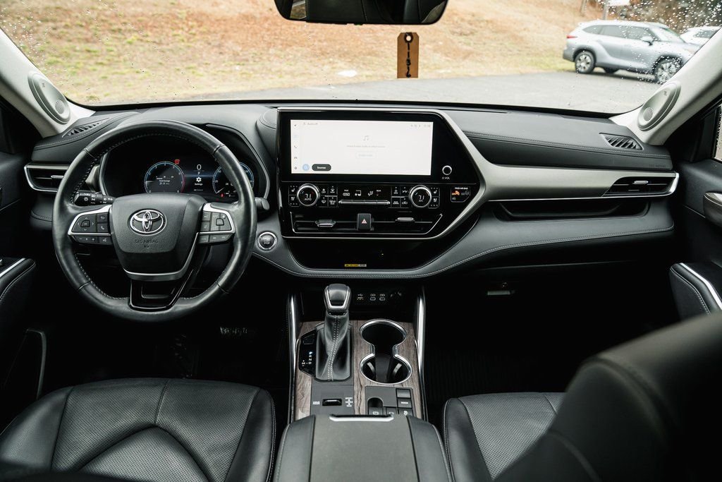 2023 Toyota Highlander Limited - Photo 12