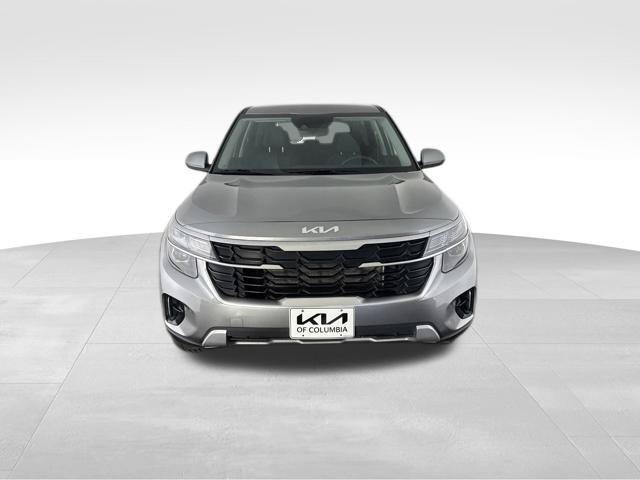 Used 2026  Kia LX image 3