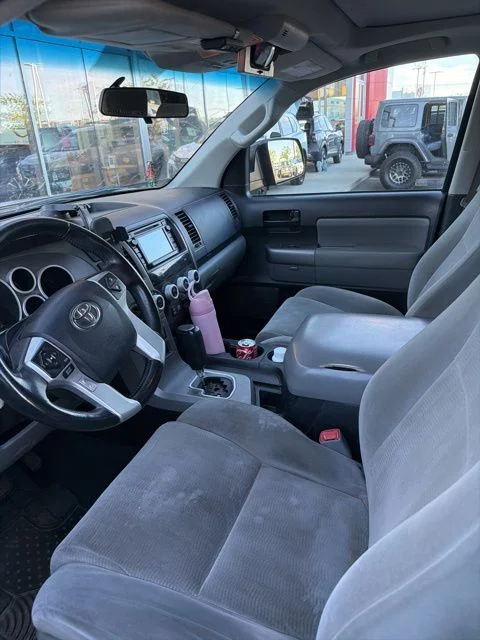 Used 2016 Gray Toyota SR5 image 15