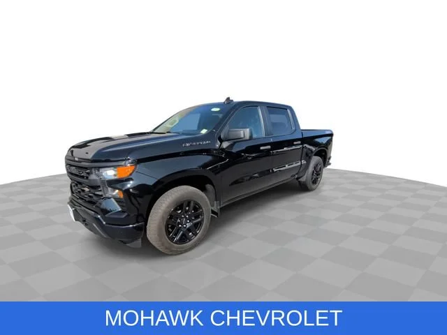 Used 2022 BLACK Chevrolet Custom image 4