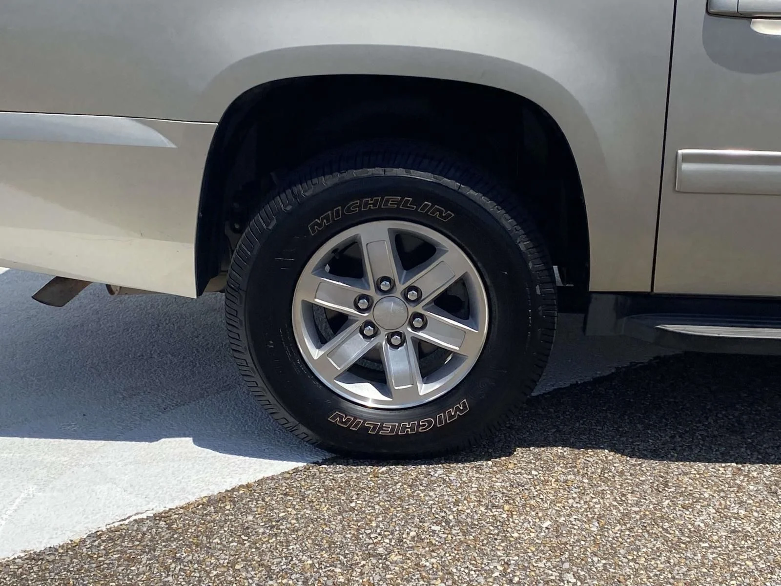 Used 2013 Gold GMC SLT 1500 image 9
