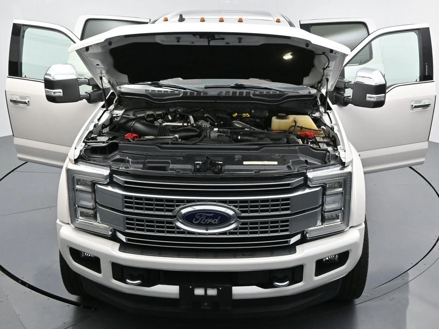 Used 2019 White Platinum Metallic Tri-Coat Ford Platinum image 48