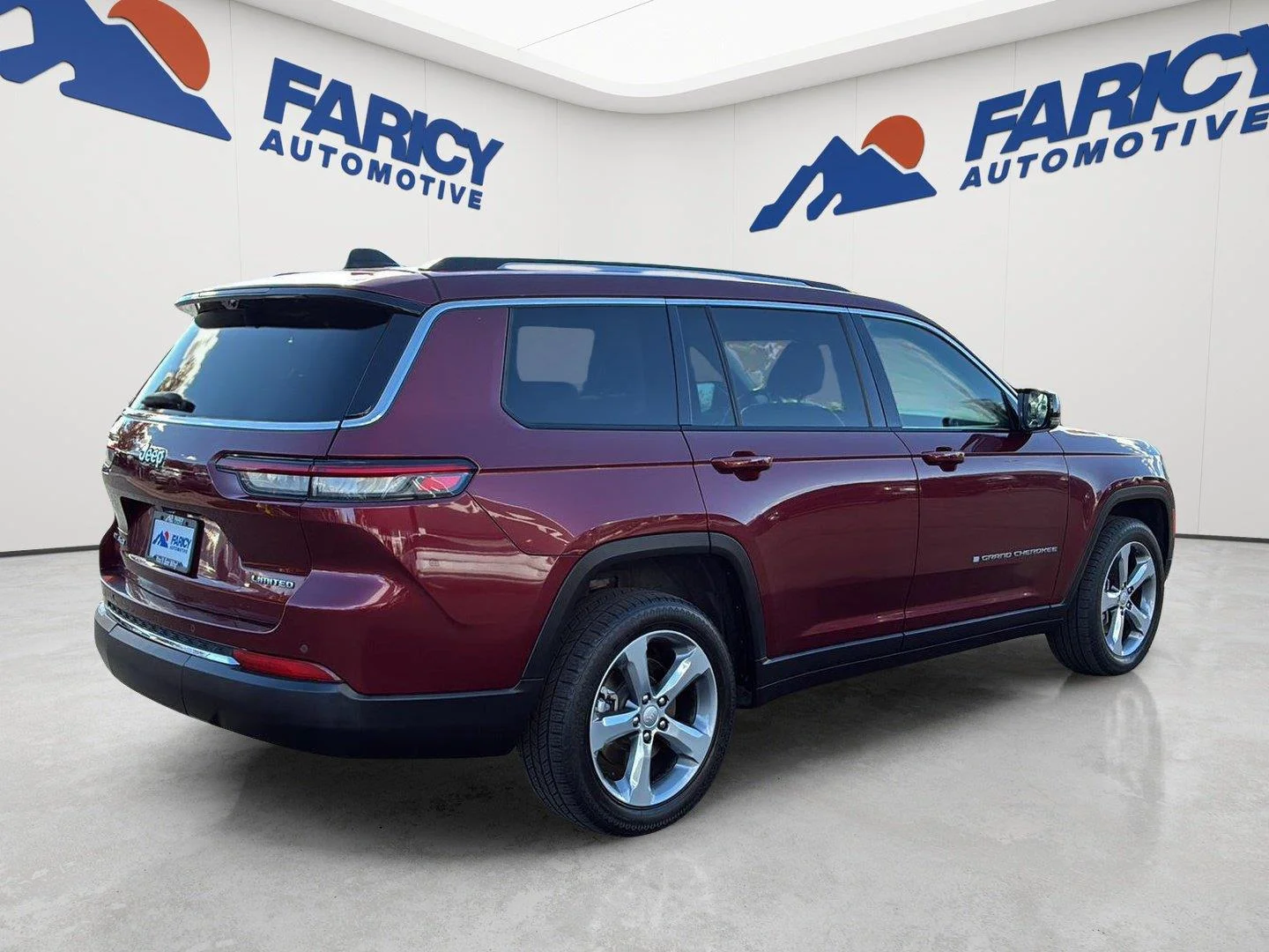 Used 2021 Velvet Red Pearlcoat Jeep Limited image 5