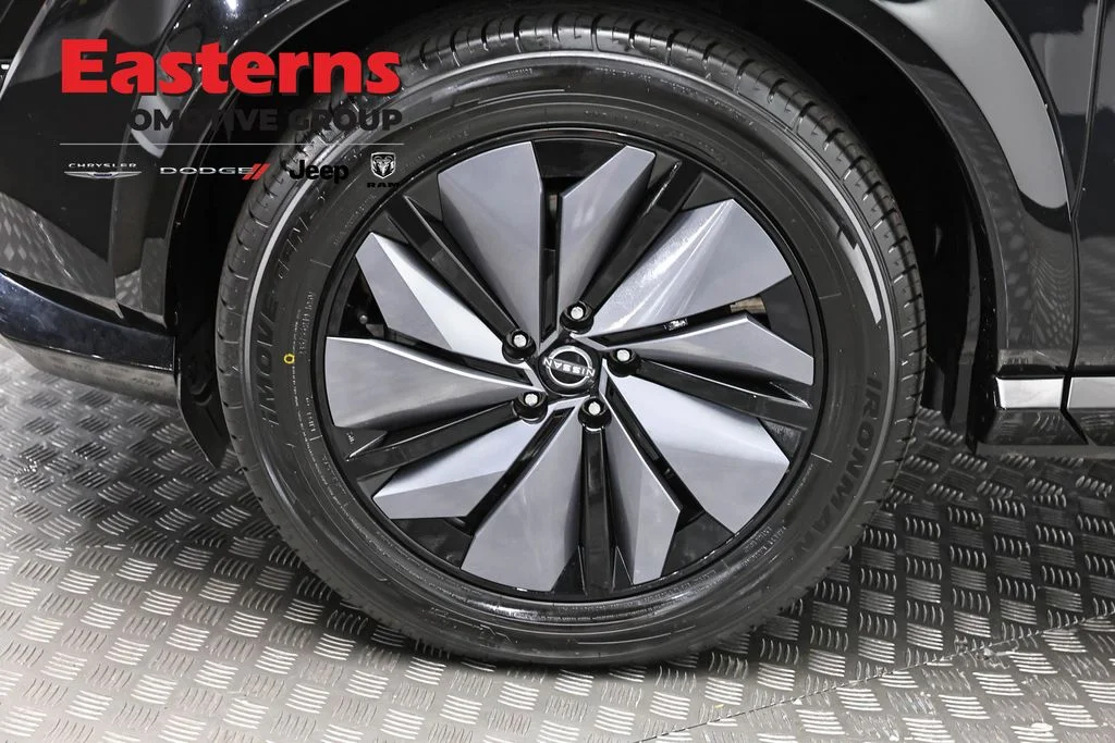 Used 2023 Black Nissan ENGAGE image 33