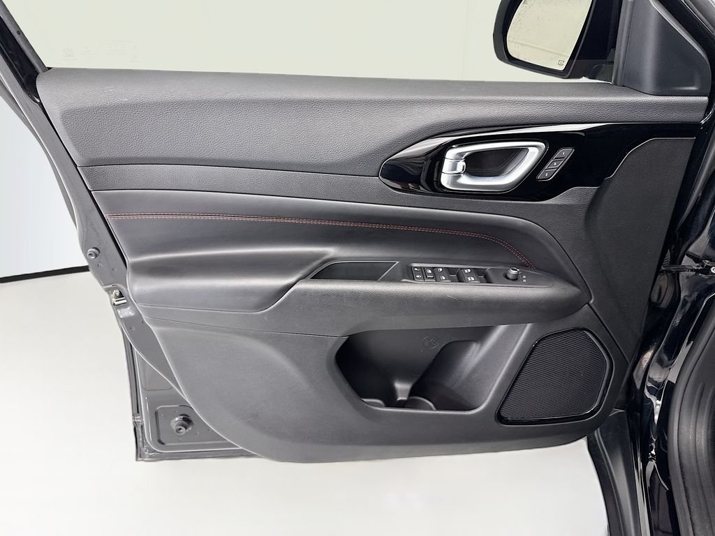 Used 2022 Diamond Black Jeep Trailhawk image 23