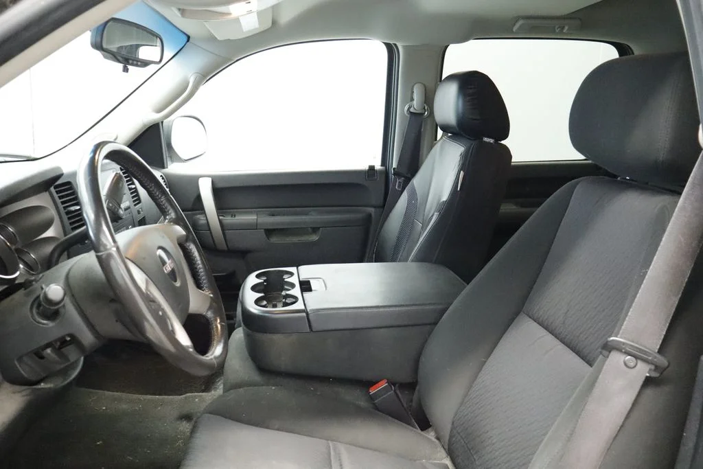 Used 2011 Black GMC SLE image 24