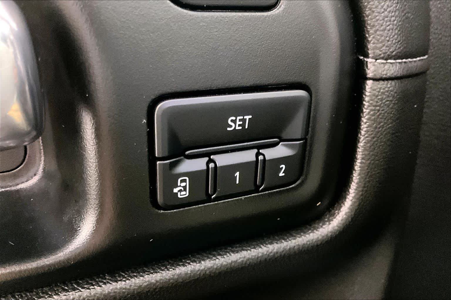 Used 2021 Pacific Blue Metallic GMC SLT image 32