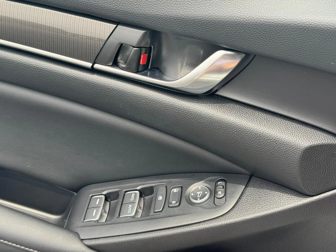 2022 Honda Accord Sport - Photo 25