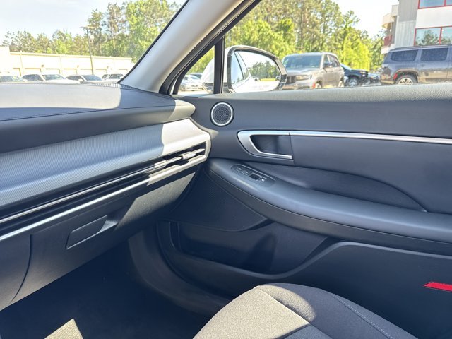 Used 2025 Serenity White Hyundai SEL image 19