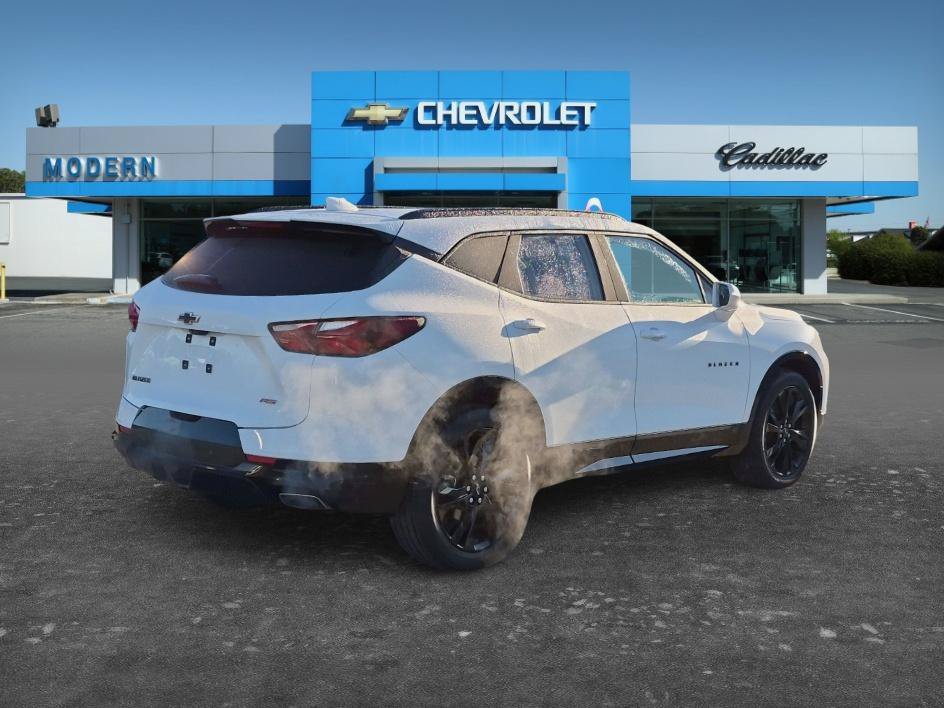 Used 2019 SUMMIT WHITE Chevrolet RS image 5