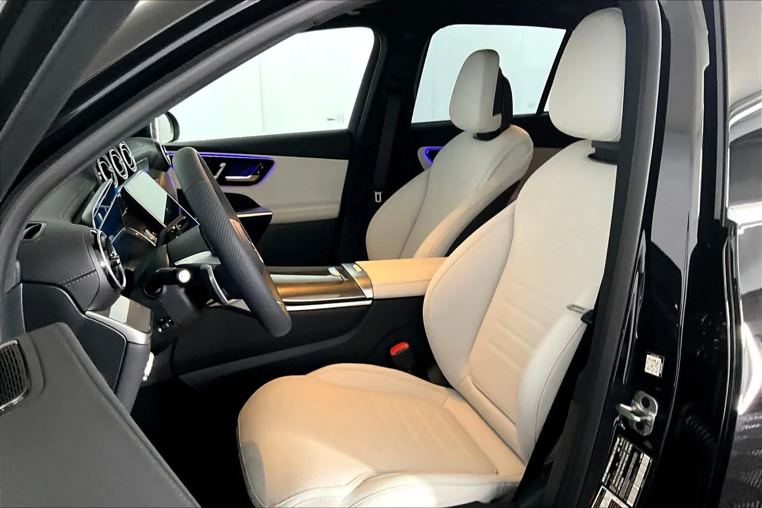 New 2026 Obsidian Black Metallic Mercedes-Benz GLC 300 image 14
