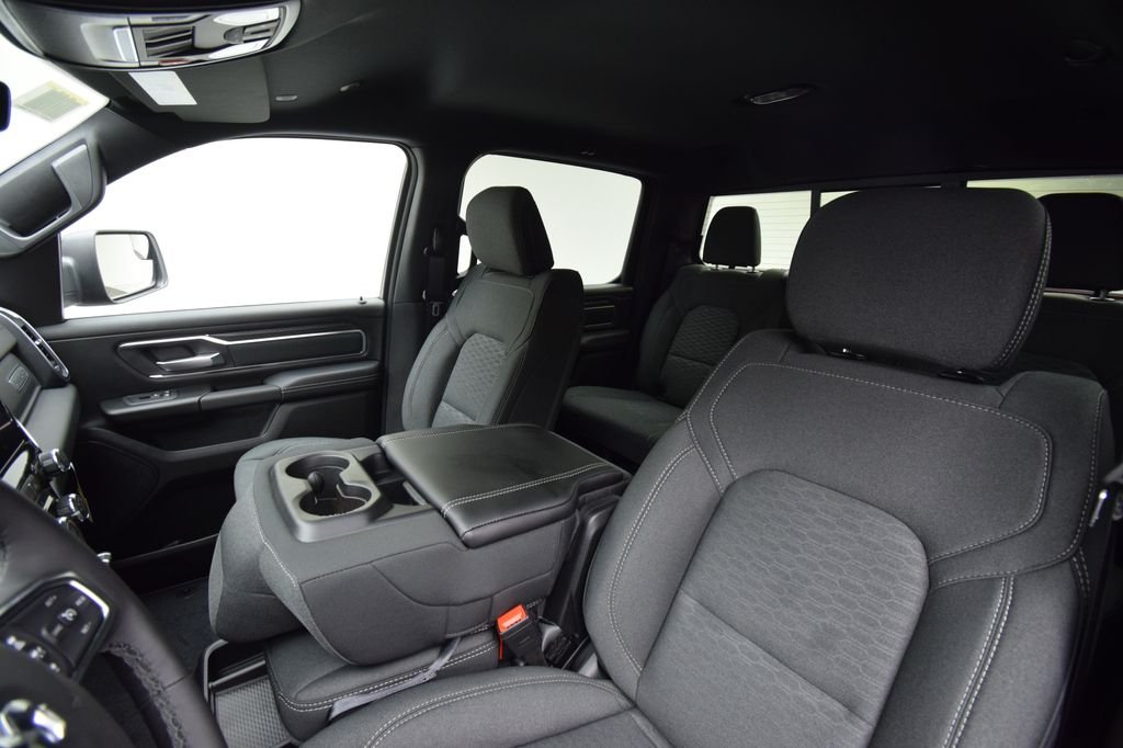 New 2026 Diamond Black Crystal Pearl-Coat Exterior Paint RAM Big Horn/Lone Star image 21