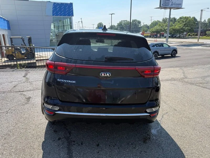 Used 2021 Red Kia LX image 7