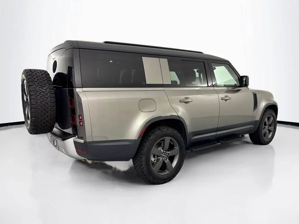 Used 2025 Gray Land Rover S image 5