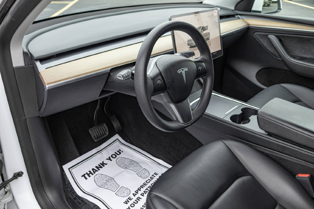 Used 2023  Tesla Long Range image 14