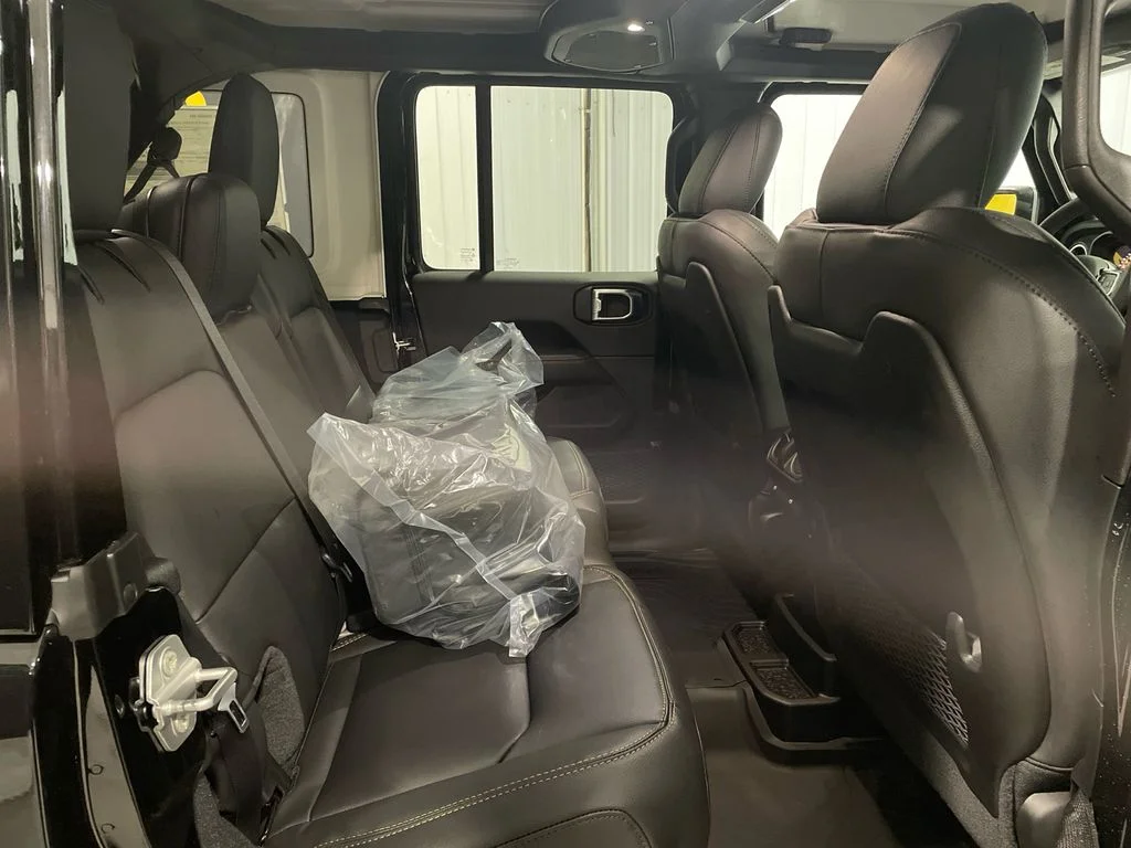 New 2026 Black Clear-Coat Exterior Paint Jeep Sahara image 34