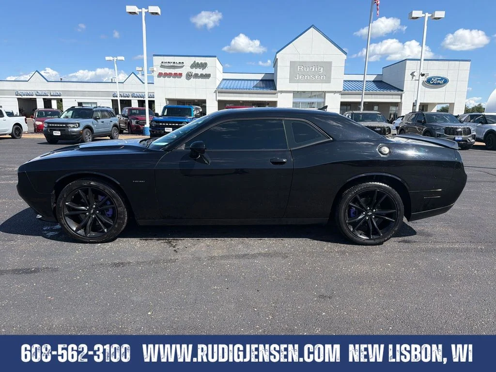 Used 2017 Black Dodge R/T image 2