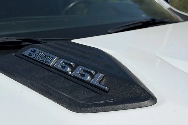 Used 2025 Summit White Chevrolet LT image 5