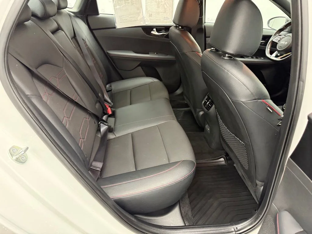 Used 2023 White Kia GT image 35