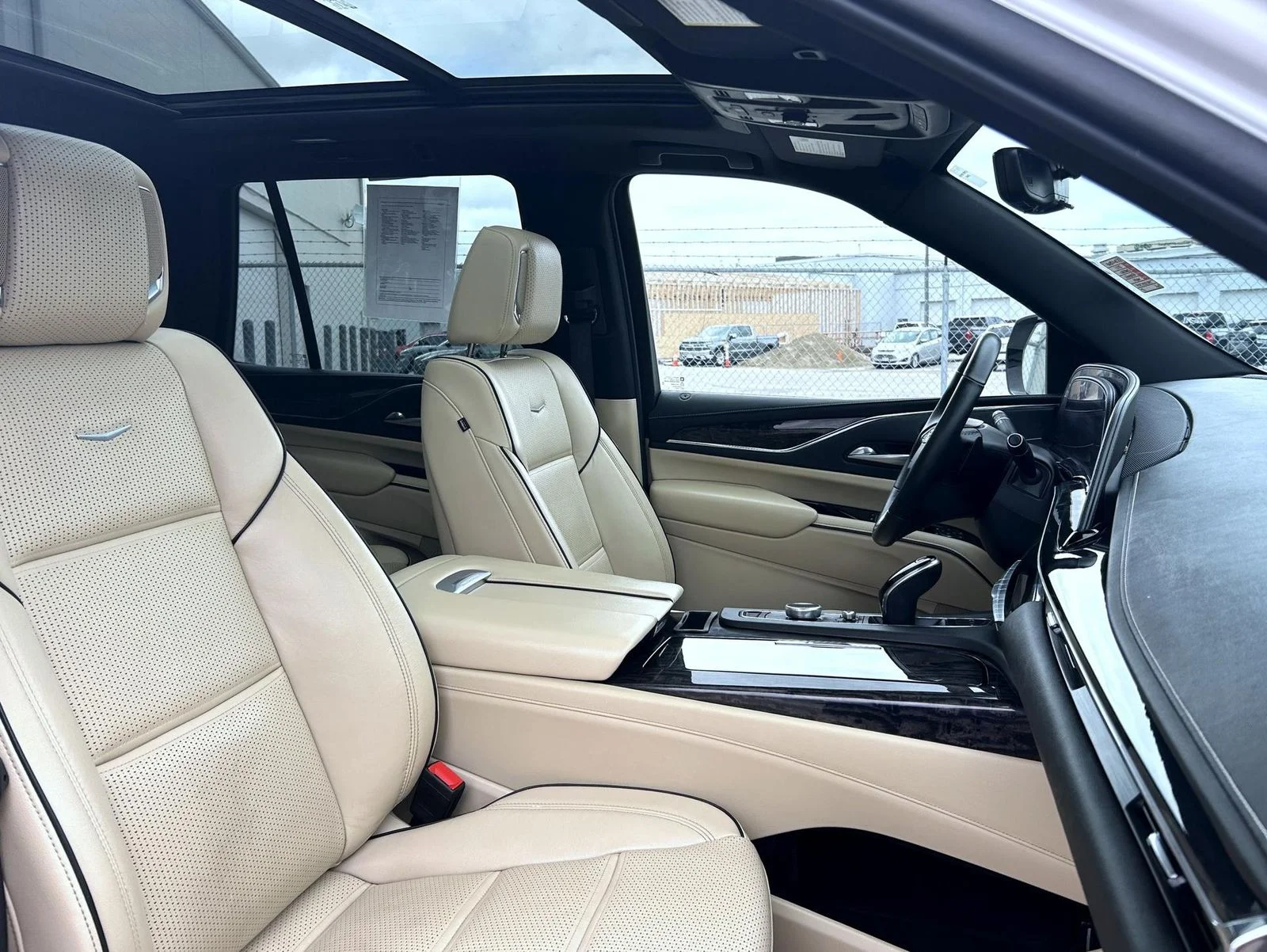 Used 2021 White Cadillac Premium Luxury image 19