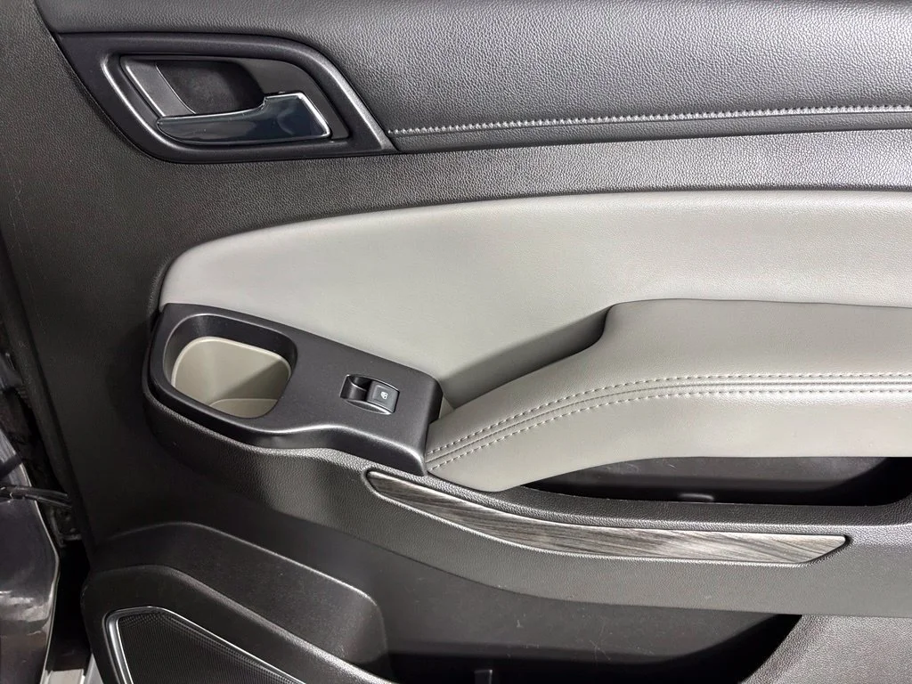 Used 2016 TUNGSTEN METALLIC Chevrolet LT image 19