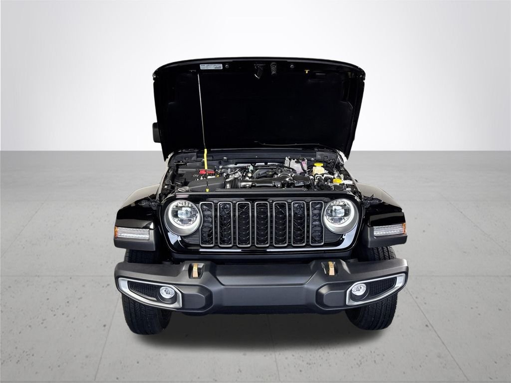 New 2026 Black Clear-Coat Exterior Paint Jeep  image 22
