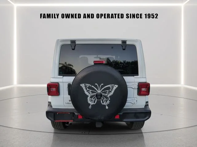 Used 2019 White Jeep Unlimited Sahara image 5