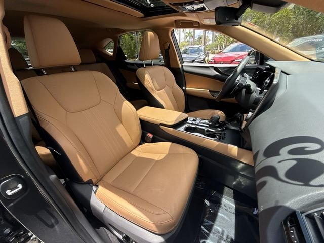 2025 Lexus NX 250 - Photo 26