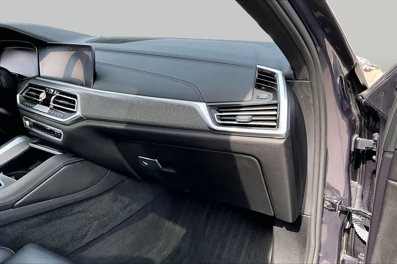 Used 2021 Arctic Gray Metallic BMW xDrive40i image 18
