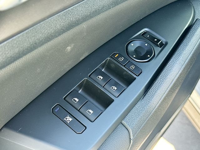 Used 2026 Wolf Gray Kia EX image 17