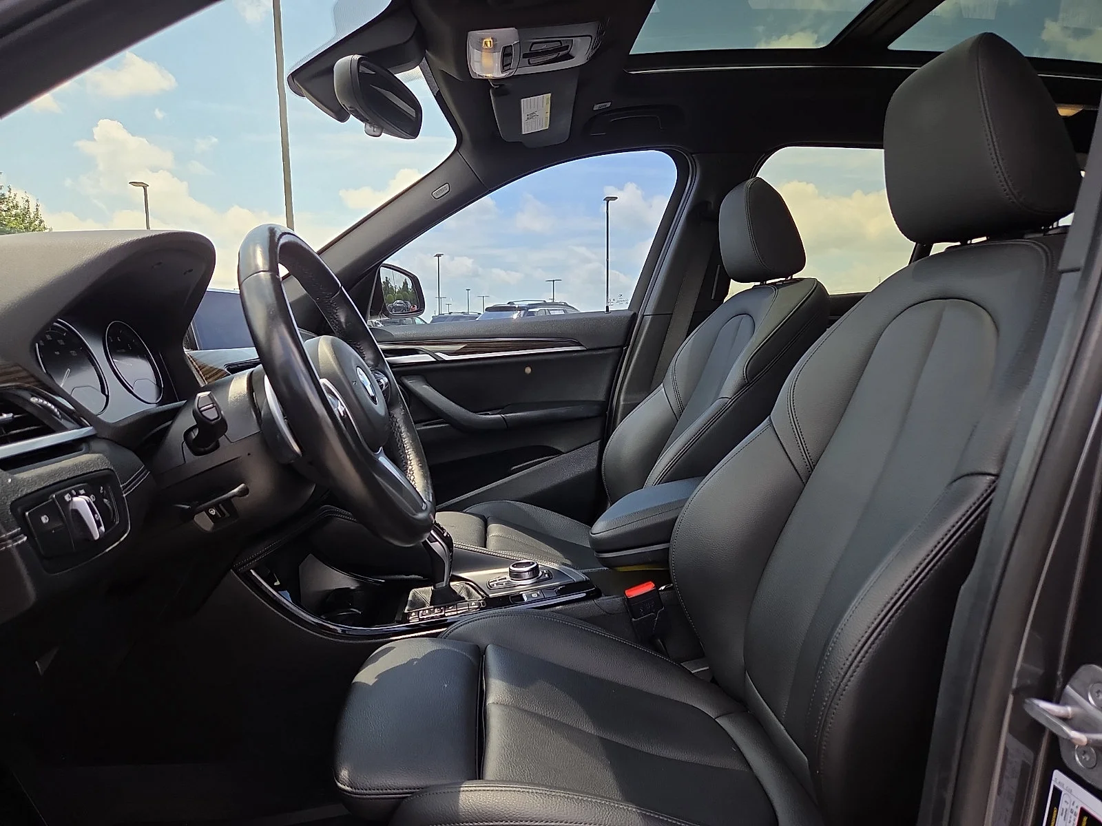 Used 2022 Mineral Grey Metallic BMW xDrive28i image 15