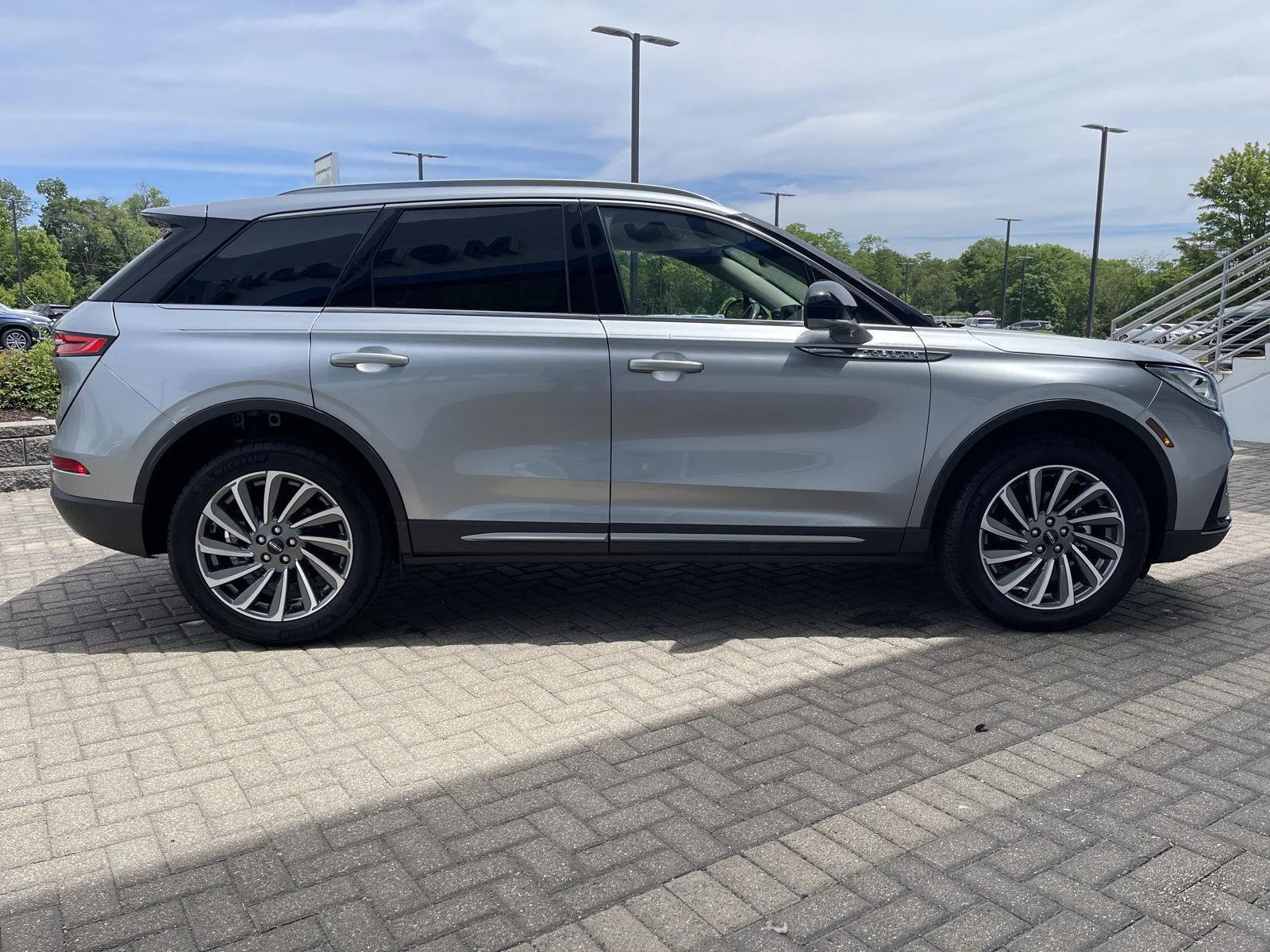 Used 2024 Silver Radiance Metallic Clearcoat Lincoln Reserve image 6