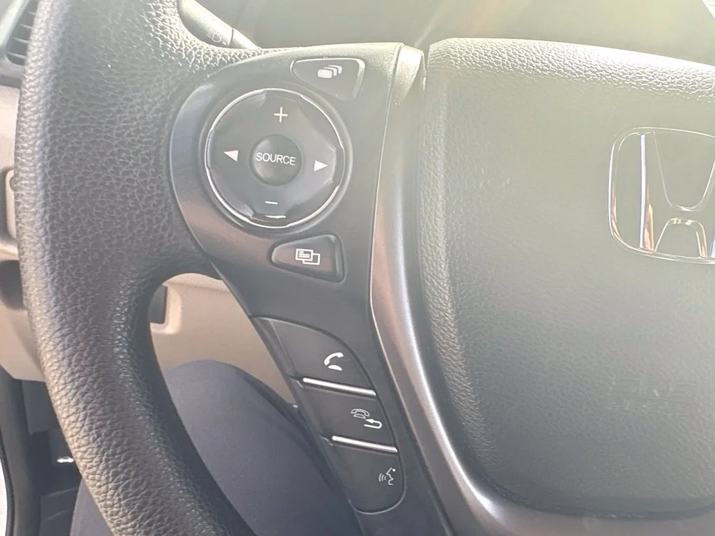 Used 2016  Honda EX image 19