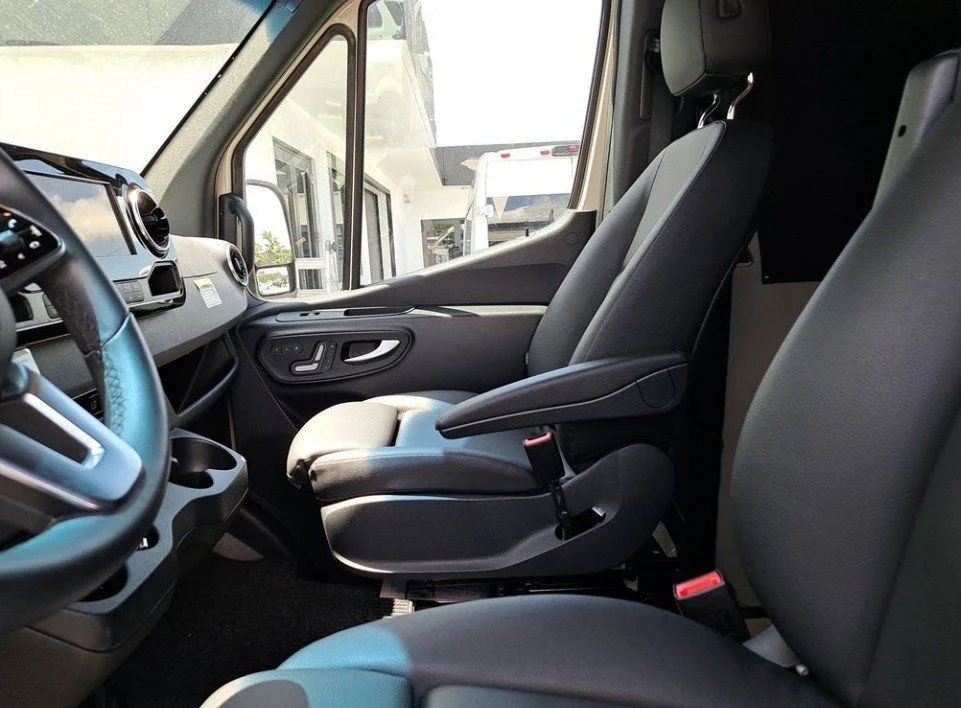 Used 2024 Gray Mercedes-Benz LAUNCH 19Y image 11