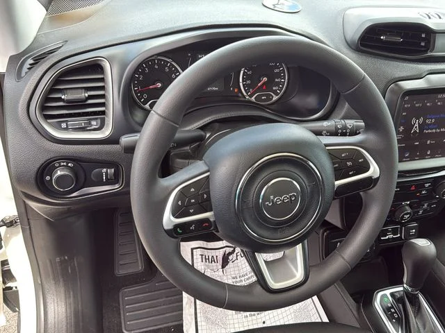 Used 2023 White Jeep Latitude image 14